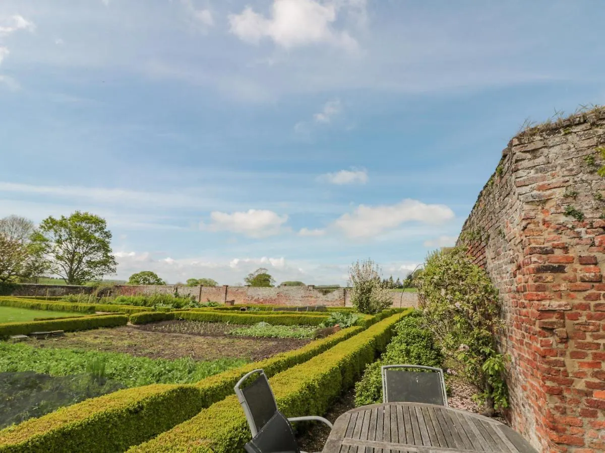 Wolds Way Villa Bainton 0*,  United Kingdom